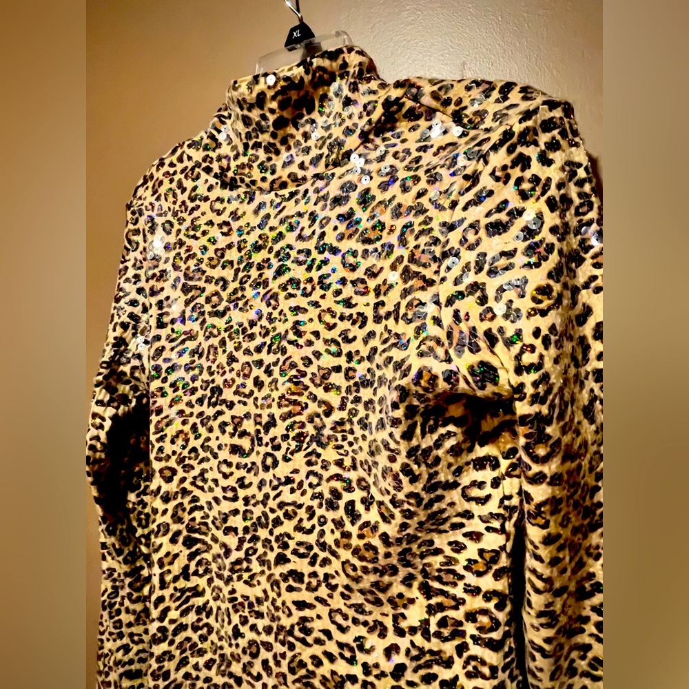 Sequin Leopard print turtle neck M